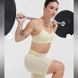 Oner Active Set* Effortless seamless Vanilla set